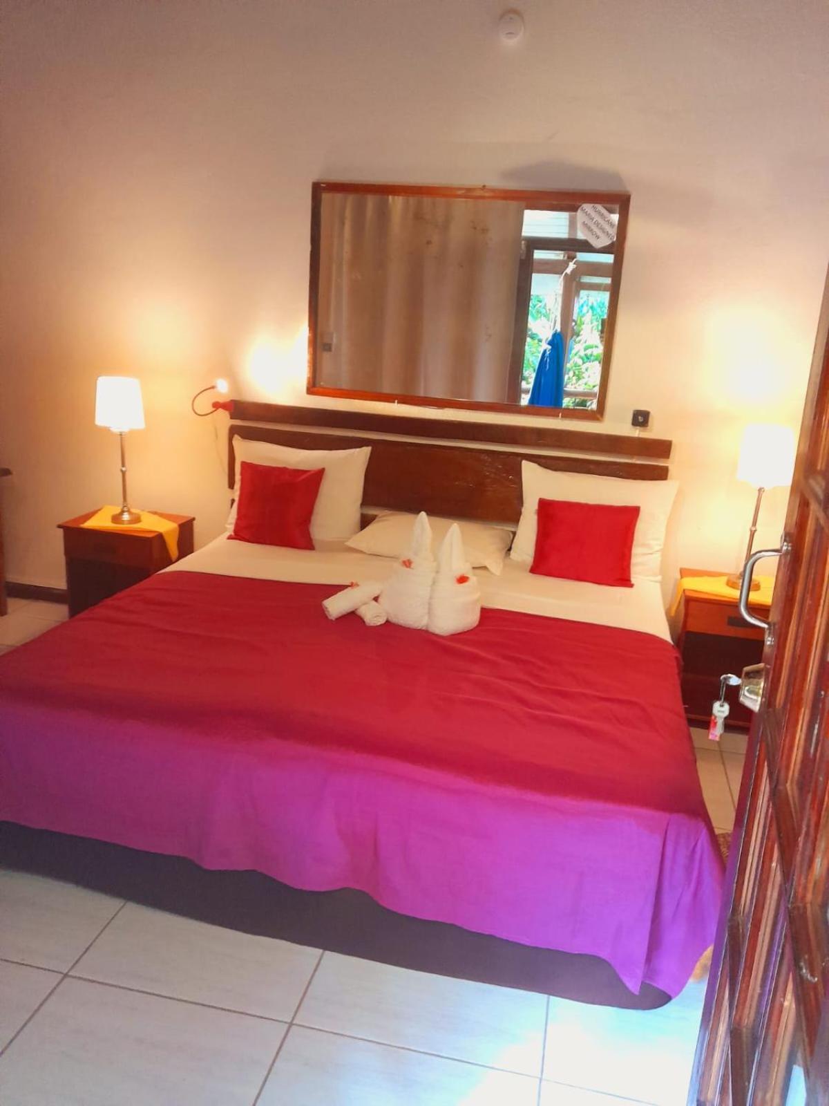 Hibiscus Valley Inn Marigot Εξωτερικό φωτογραφία